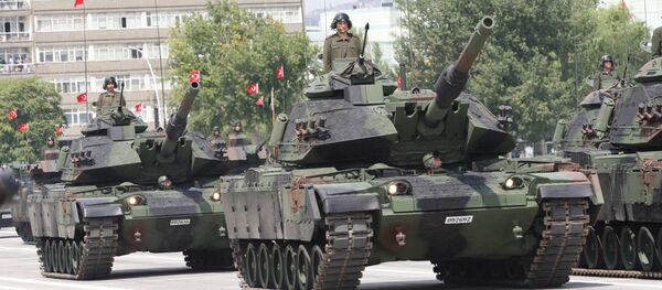 Turkish army tanks and aircrafts take part in a parade marking the 91st anniversary of Victory Day in Ankara on August 30, 2013 - Sputnik International