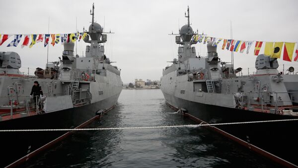 The ‘Zelyoniy Dol’ (left) and ‘Serpukhov’ warships, equipped with the versatile ‘Kalibr-NK’ missile system, have joined the Russian Black Sea Fleet, based in Sevastopol - Sputnik International