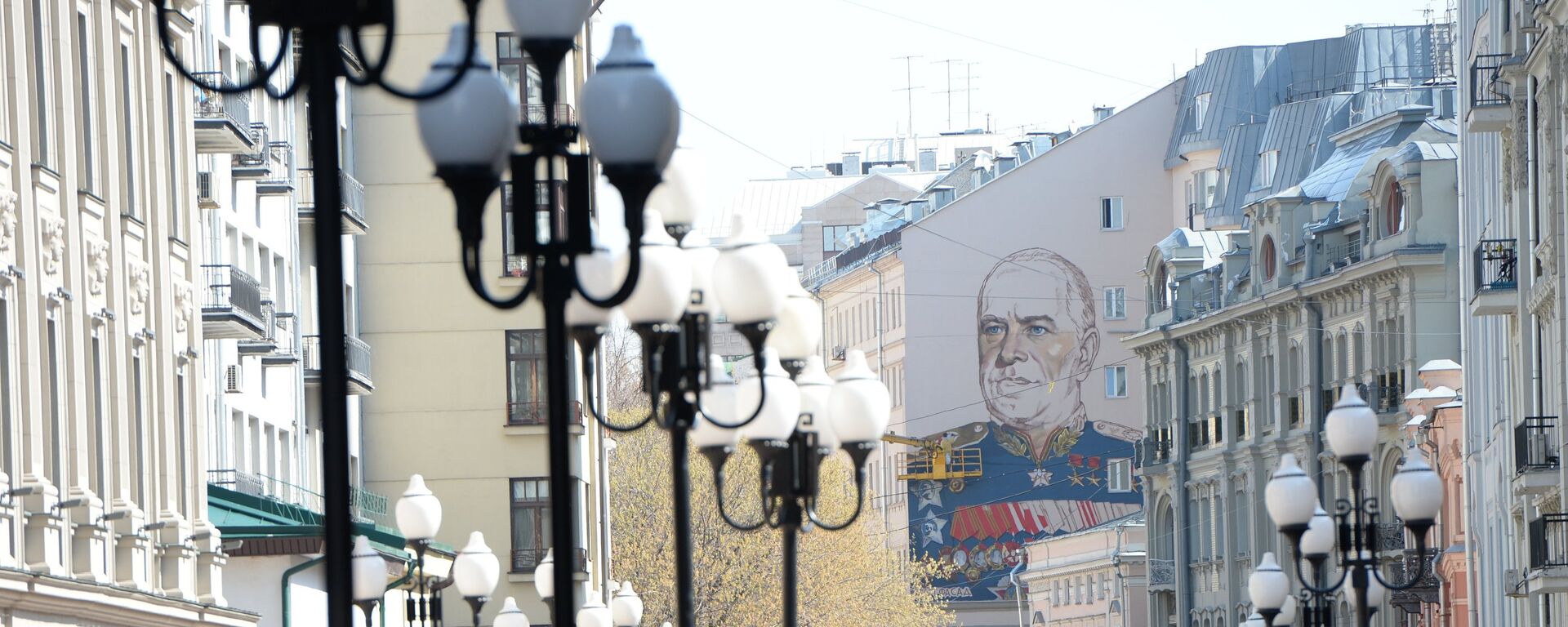 Graffiti with Marshal Georgy Zhukov on Moscow's Arbat Street - Sputnik International, 1920, 09.05.2017