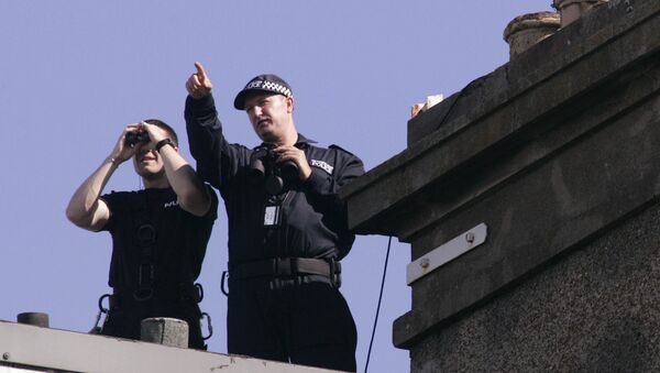 Police officers in Edinburgh, Scotland - Sputnik International