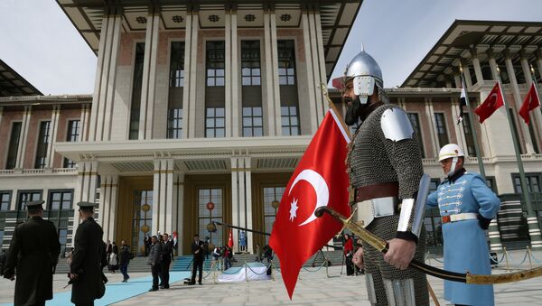  A Turkish military guard of honour in historical warrior gear stands outside President Recep Tayyip Erdogan's new, palace which has more than 1,000 rooms, after a ceremony for Iraqi President Fuad Masoum, in Ankara, Turkey, Wednesday, 22 April 2015. - Sputnik International
