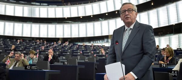 European Commission's President Jean-Claude Juncker speaks during a debate about the fight against terrorism and the implementation of EU responses to migration challenges on December 16, 2015 at the European Parliament in Strasbourg, eastern France - Sputnik International