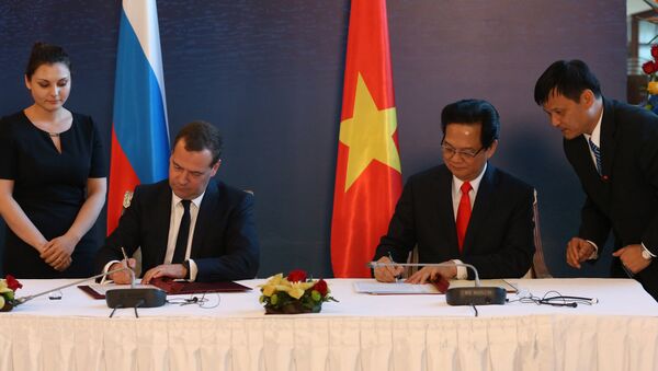 May 29, 2015. Prime Minister Dmitry Medvedev (second left) and Prime Minister of Vietnam Nguyen Tan Dung (second right) during the signing of a free trade agreement between the Eurasian Economic Union and the Socialist Republic of Vietnam - Sputnik International