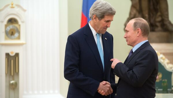 President Vladimir Putin meets with US Secretary of State John Kerry - Sputnik International