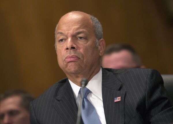 Homeland Security Secretary Jeh Johnson testifes before the Senate Homeland Security and Governmental Affairs Committee for a hearing on threats to the United States in Washington DC, October 8, 2015 - Sputnik International