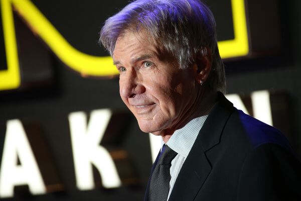 Harrison Ford poses for photographers upon arrival at the European premiere of the film 'Star Wars: The Force Awakens ' in London. - Sputnik International