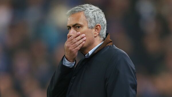 Chelsea manager Jose Mourinho looks dejected - Sputnik International