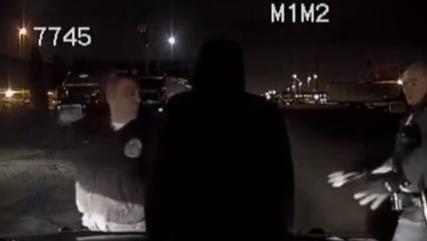Seattle Cop Violently Assaults Homeless Man for No Reason (VIDEO) - Sputnik International