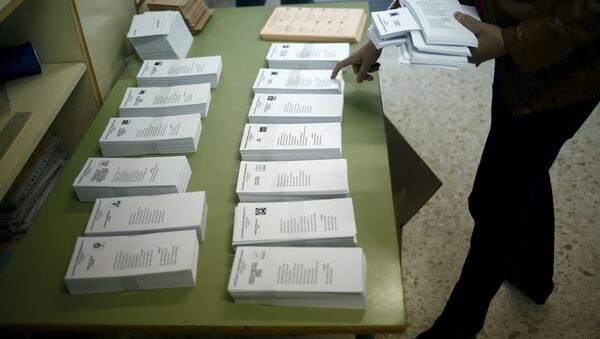 An election worker prepares ballots ahead of Spain's general election at a school in Los Prados, a small hamlet near the city of Ronda, southern Spain - Sputnik International