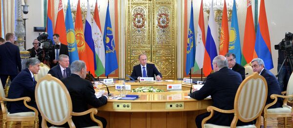 Russian President Vladimir Putin participates in CSTO and Supreme Eurasian Economic Council summits in Moscow - Sputnik International