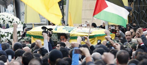 Hezbollah members carry the coffin of Lebanese Hezbollah militant leader Samir Qantar, as supporters carry Palestinian and Hezbollah flags during his funeral in Beirut's southern suburbs, Lebanon December 21, 2015 Hezbollah members carry the coffin of Lebanese Hezbollah militant leader Samir Qantar, as supporters carry Palestinian and Hezbollah flags during his funeral in Beirut's southern suburbs, Lebanon December 21, 2015 - Sputnik International