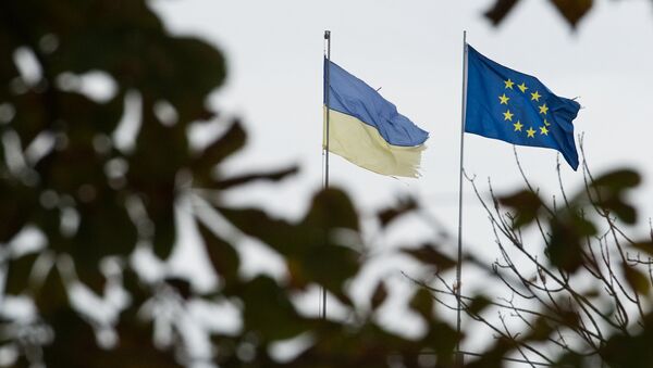 Flags of Ukraine and the European Union in Kiev - Sputnik International