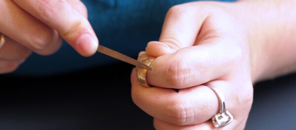 Denmark row over refugee jewelry Denmark row over refugee jewelry - Sputnik International