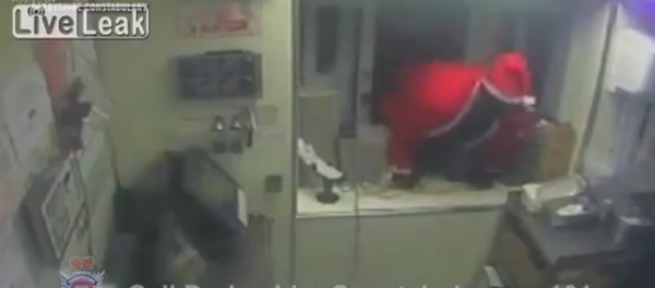 Bad Santa! Thief Dressed as Father Christmas Robs KFC - Sputnik International