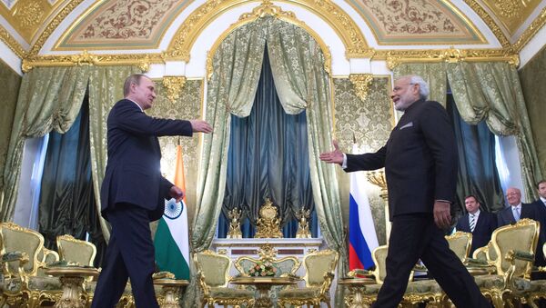 Russian President Vladimir Putin (left) meeting with Indian Prime Minister Narendra Mod in the Kremlin, December 24, 2015 - Sputnik International