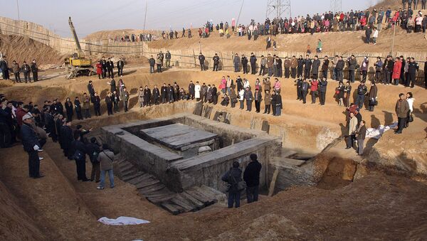 An imperial tomb of the Western Han Dynasty, which dates back to around 121 BC, is unearthed in Liuan, central China's Anhui province 07 January 2007 - Sputnik International