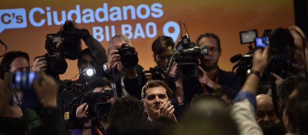 Albert Rivera, center, leader of the Spanish party Ciudadanos of Citizenz, center, applauds his followers during an electoral campaign meeting ahead of the national election in Bilbao, northern Spain - Sputnik International