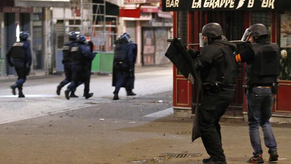 Police forces operate in Saint-Denis, a northern suburb of Paris. (File) - Sputnik International