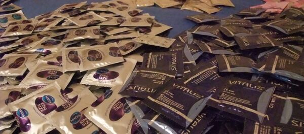 An attempted Christmas Day condom caper ended in tragedy. - Sputnik International