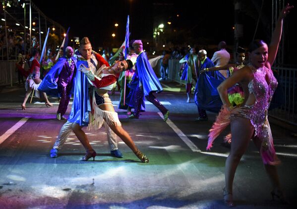 Festival of Dance: Salsa Parade in Columbia - Sputnik International