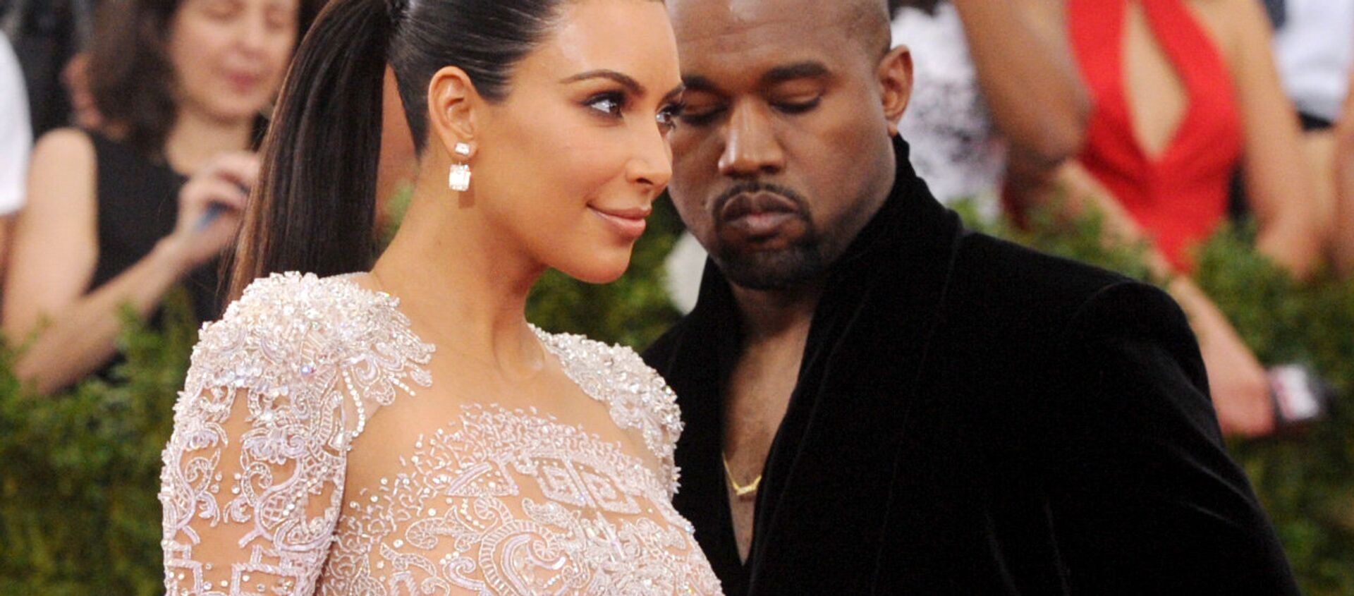 Kim Kardashian and Kanye West arrive at The Metropolitan Museum of Art's Costume Institute benefit gala. - Sputnik International, 1920, 20.02.2021