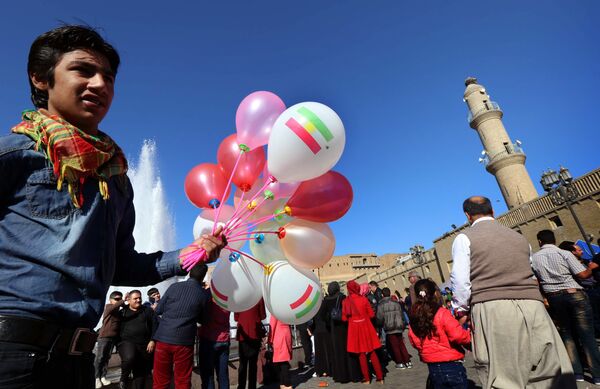 Iraqi Kurds gather near the Arbil Citadel in the center of the autonomous Kurdish region of northern Iraq - Sputnik International