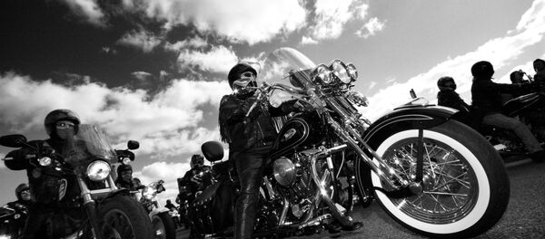 UK biker gangs help stop loters UK biker gangs help stop loters - Sputnik International