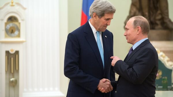 President Vladimir Putin meets with US Secretary of State John Kerry - Sputnik International