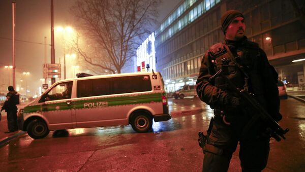 German police block the road near the main train station in Munich January 1, 2016 - Sputnik International
