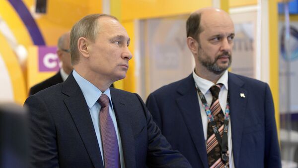 President Vladimir Putin at plenary meeting of Russia's first Internet Economy Forum - Sputnik International