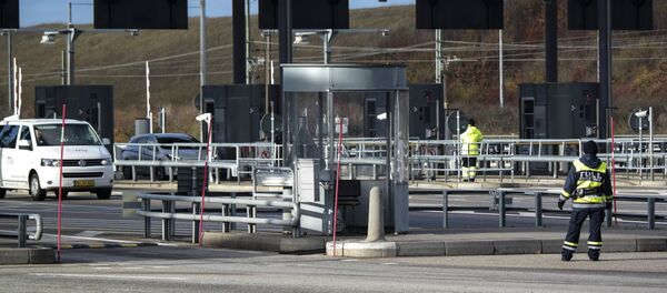 Cars arrive from Denmark to the toll and customs station at Lernacken on the Swedish side of the Oresund strait Cars arrive from Denmark to the toll and customs station at Lernacken on the Swedish side of the Oresund strait - Sputnik International