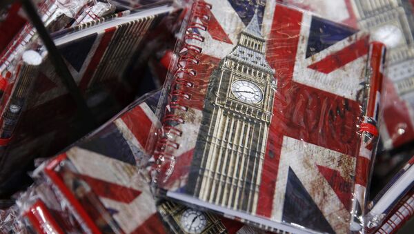 Union flags and the Big Ben clocktower cover notebooks are seen on sale in London, Britain - Sputnik International