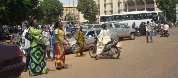 Fed up with the ongoing conflict and seeing no light at the end of the tunnel, the people of Mali have started a petition asking Russian President Vladimir Putin to save their country from the ongoing crisis, the newspaper Actusen.com reported. - Sputnik International