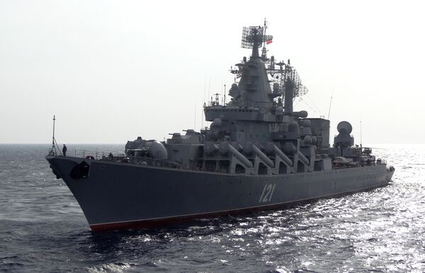 The Russian missile cruiser Moskva patrols in the Mediterranean Sea, off the coast of Syria, on December 17, 2015 - Sputnik International