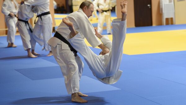 Russian President Vladimir Putin during the training session with members of the Russian national judo team, January 8, 2016 - Sputnik International