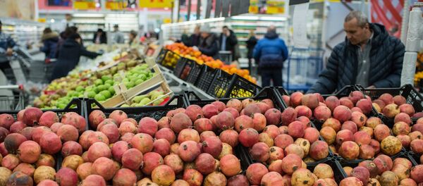 Fruit and vegetable shop in Omsk. File photo Fruit and vegetable shop in Omsk. File photo - Sputnik International