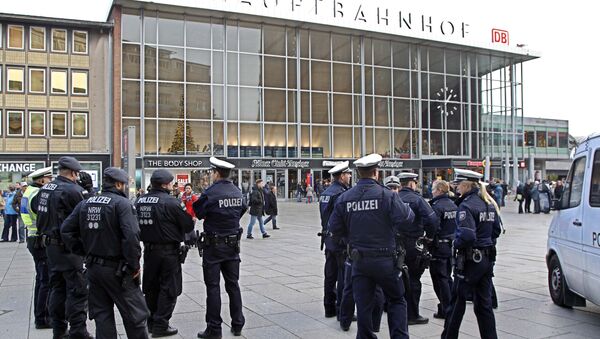 Police officers patrol in front of the main station of Cologne, Germany (File) - Sputnik International
