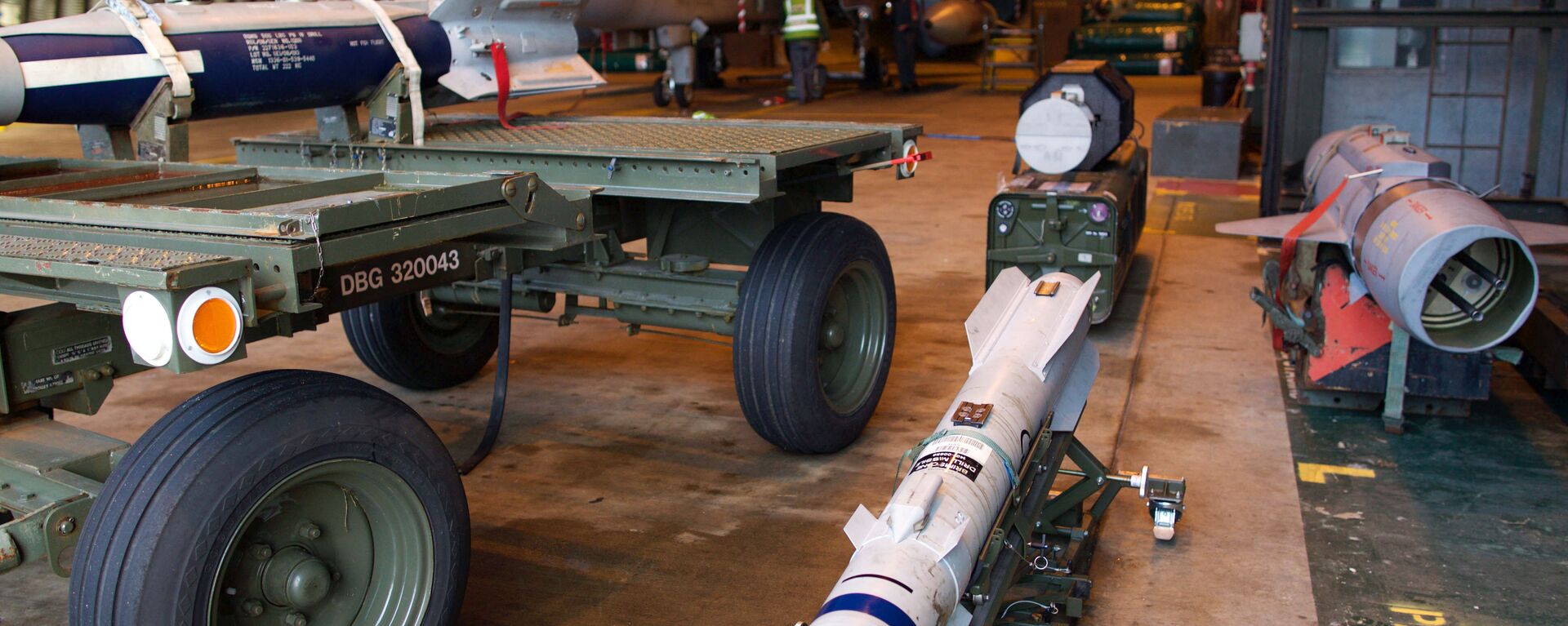A picture shows a Brimstone missile, a rocket-propelled, radar-guided air-launched ground attack weapon designed to be carried by the Tornado GR4 and Typhoon F2, as preparations are made at the British Royal Air Force airbase RAF Marham in Norfolk in east England on December 2, 2015 to launch Tornado GR4 aircraft to operate on missions from RAF Akrotiri - Sputnik International, 1920, 03.05.2022