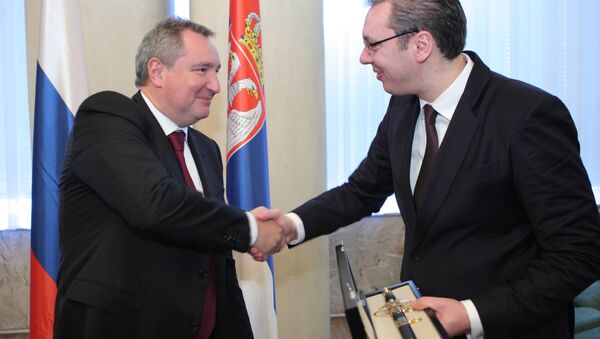 From left: Russian Deputy Prime Minister Dmitry Rogozin and Defense Minister of the Republic of Serbia Aleksandar Vucic - Sputnik International