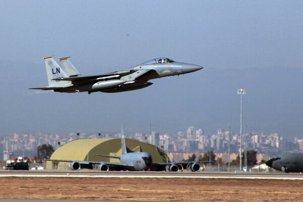 A U. S. Air Force F15 fighter jet takes off after Defense Secretary Ash Carter visited the Incirlik Air Base near Adana, Turkey, Tuesday, Dec. 15, 2015 A U. S. Air Force F15 fighter jet takes off after Defense Secretary Ash Carter visited the Incirlik Air Base near Adana, Turkey, Tuesday, Dec. 15, 2015 - Sputnik International