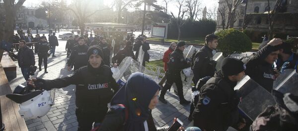 Police secure the area after an explosion in central Istanbul, Turkey January 12, 2016 Police secure the area after an explosion in central Istanbul, Turkey January 12, 2016 - Sputnik International