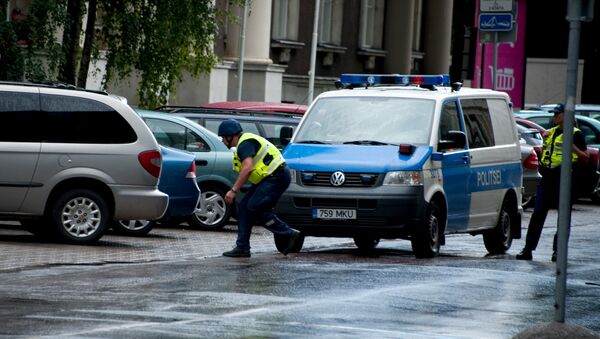 Estonian police officer - Sputnik International