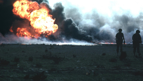 Burning oilfield during Operation Desert Storm, Kuwait - Sputnik International