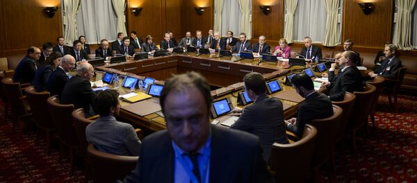 General view at the opening of a meeting between the United Nations Syria envoy Staffan de Mistura (5th L) and ambassadors from the five permanent members of the UN Security Council at the United Nations Office in Geneva - Sputnik International
