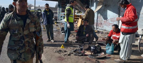Pakistani police officers and rescue workers gather at the site of suicide bombing targeting a polio vaccination center in Quetta, Pakistan, on Wednesday, Jan. 13, 2016. Pakistani police officers and rescue workers gather at the site of suicide bombing targeting a polio vaccination center in Quetta, Pakistan, on Wednesday, Jan. 13, 2016. - Sputnik International
