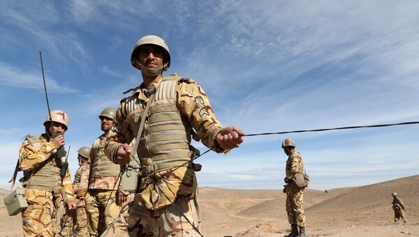 Iranian soldiers participate in military manoeuvres. File photo - Sputnik International