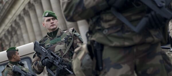 French soldiers patrol French soldiers patrol - Sputnik International