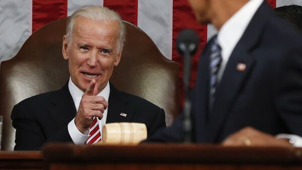 Vice President Joe Biden points at President Barack Obama during the State of the Union address to a joint session of Congress on Capitol Hill in Washington, Tuesday, Jan. 12, 2016. - Sputnik International