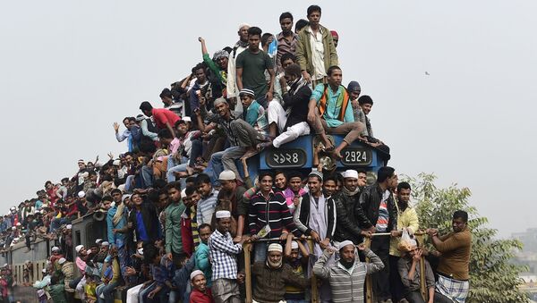 Train in Bangladesh - Sputnik International
