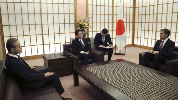Japanese Foreign Minister Fumio Kishida, center left, speaks with South Korean First Vice Foreign Minister Lim Sung-nam, left, and U.S .Deputy Secretary of State, Antony Blinken, right, at the Foreign Ministry in Tokyo, Friday, Jan. 15, 2016. - Sputnik International